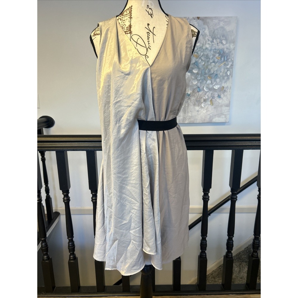 Simply Vera Vera Wang Beige Satin Knee Length Sleeveless Wrap Dress Size XS NWT
